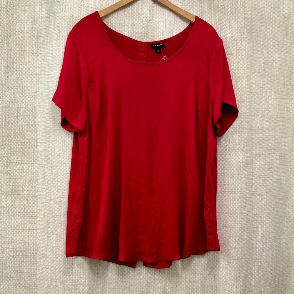 Torrid Women's 1X Abbey Challis Red Button Down Back Red Short Sleeve Blouse NEW